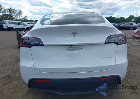 2023 Tesla Model Y Awd/Long Range Dual Motor All-Wheel Drive z USA, uszkodzony, nr VIN 7SAYGDEE2PA095943